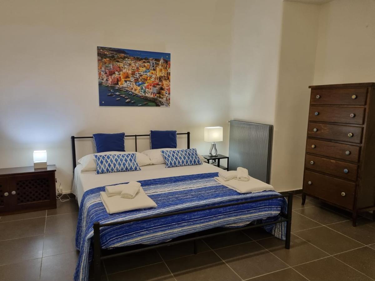 Napoli Sottosopra Chiaia Apartment Exterior foto
