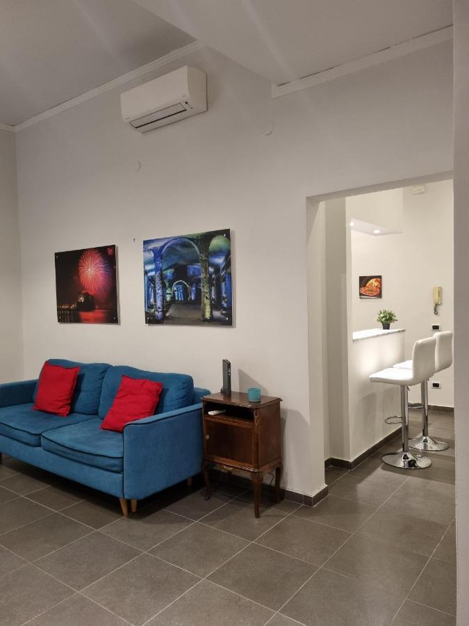 Napoli Sottosopra Chiaia Apartment Exterior foto