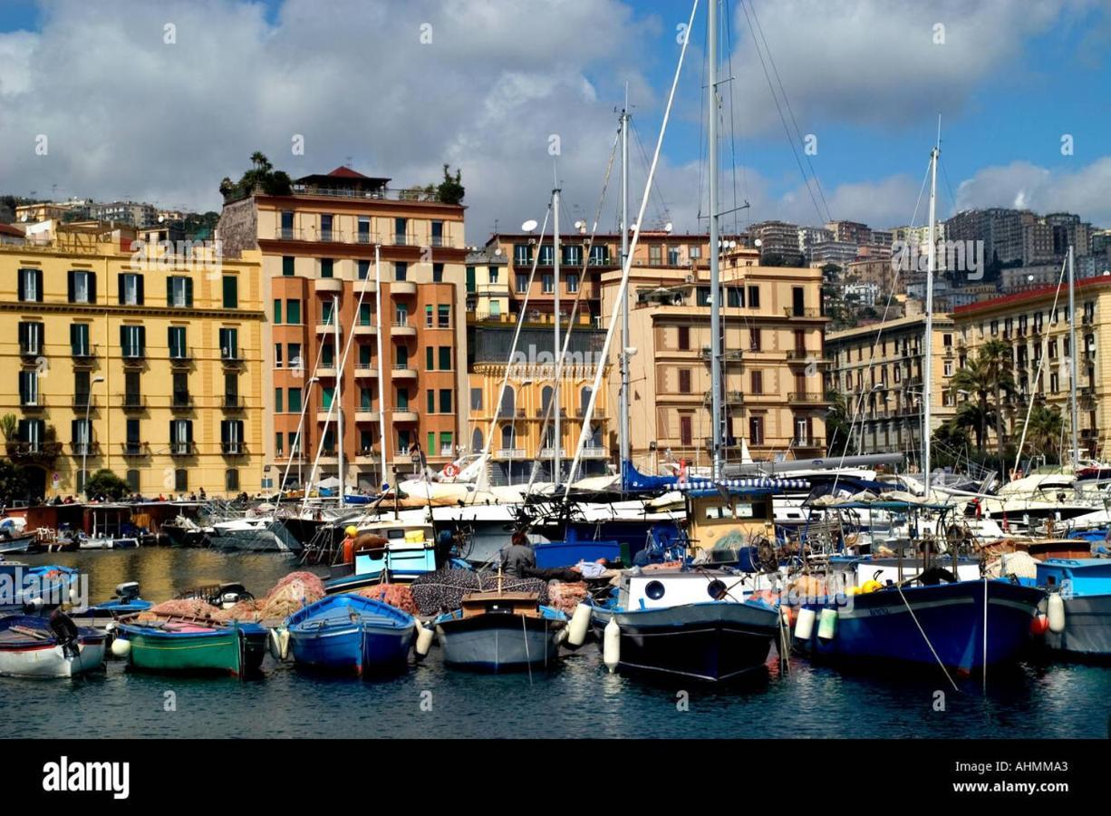 Napoli Sottosopra Chiaia Apartment Exterior foto