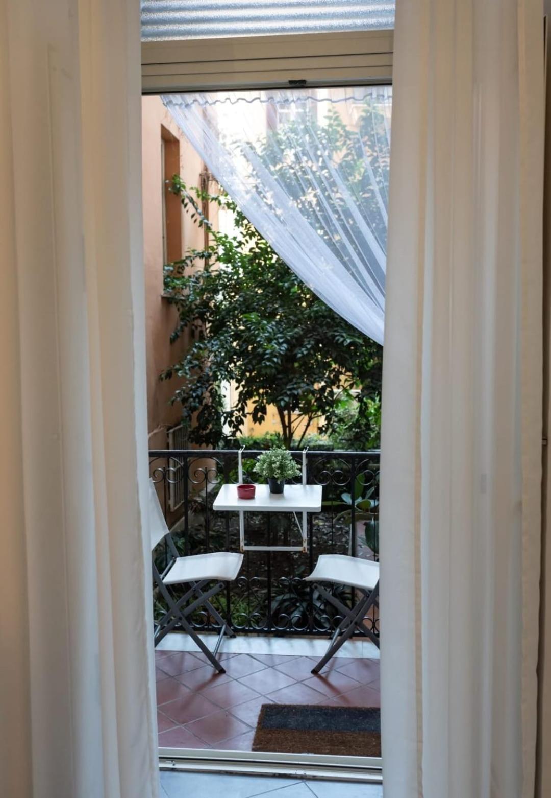 Napoli Sottosopra Chiaia Apartment Exterior foto