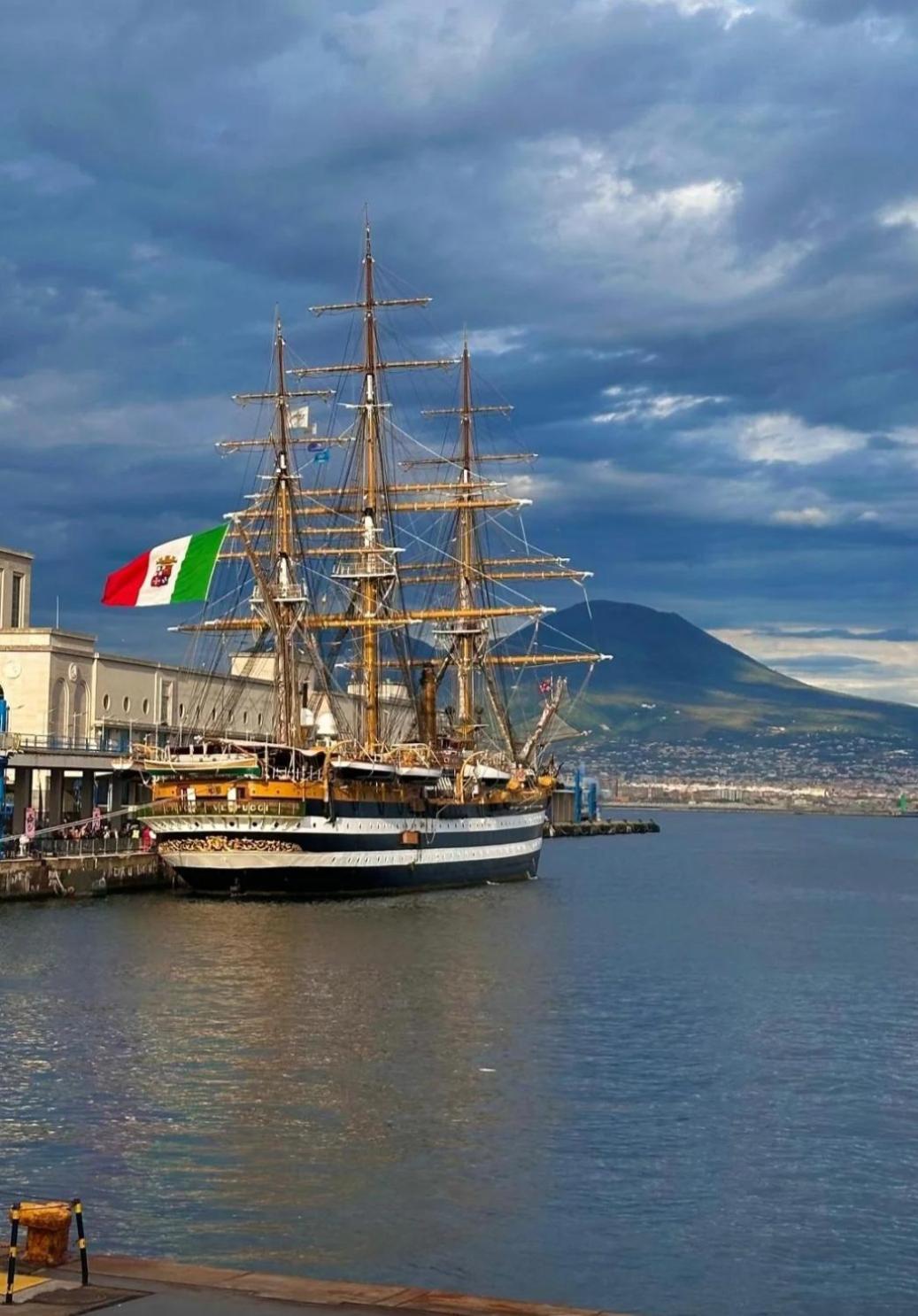 Napoli Sottosopra Chiaia Apartment Exterior foto
